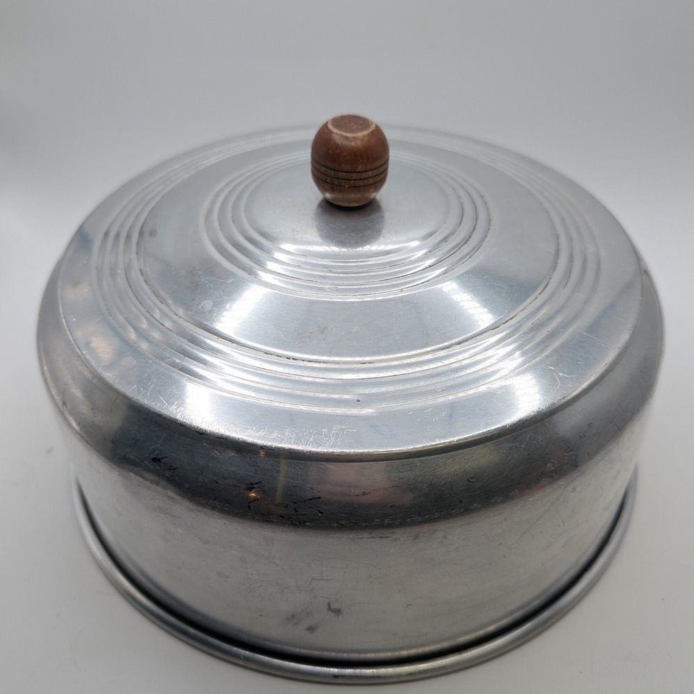 Vtg Aluminum Cake Taker Cover Silver Wood Knob 50's 10in Farmhouse Cottagecore‎